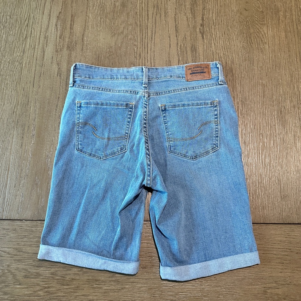 Levi Strauss Signature Gold Women’s Denim Bermuda Shorts Size 2 - Picture 7 of 9